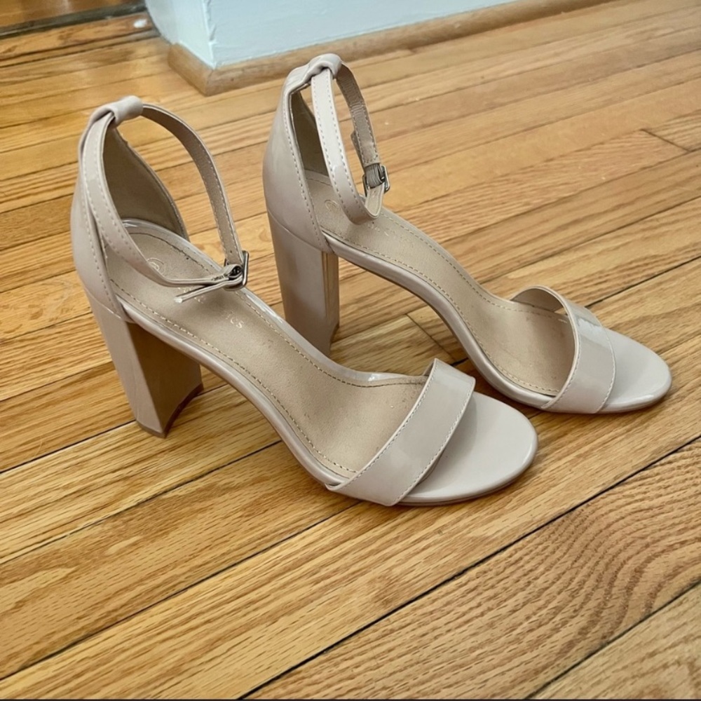 Nude patent leather block heel sandals size 9